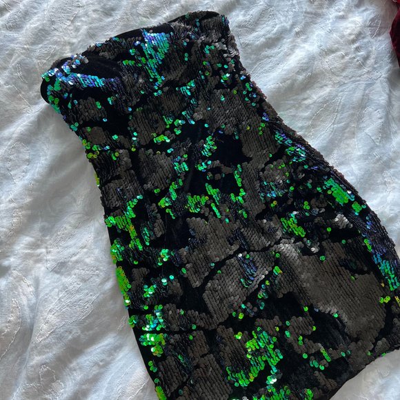 Stunning Mermaid Dress with Reversible Sequins - Picture 3 of 5